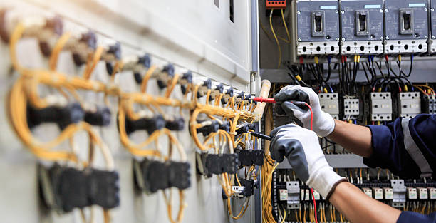 Professional Electrician technician working in Junction City, KY
